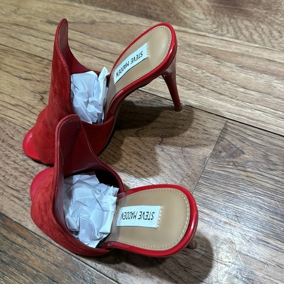 Steve Madden Women’s Sinful Mules in Siren Red 8 - Picture 9 of 10